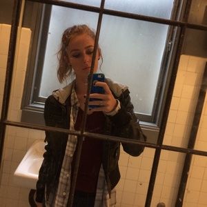 Meet your Posher, Justine